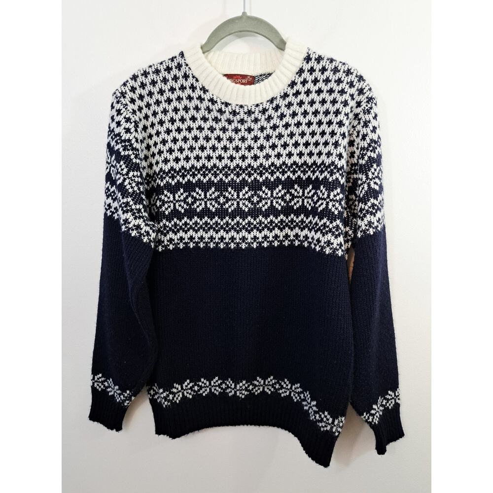 Kingsport Women's Vintage Navy And White Fairisle Sweater In Size Medium